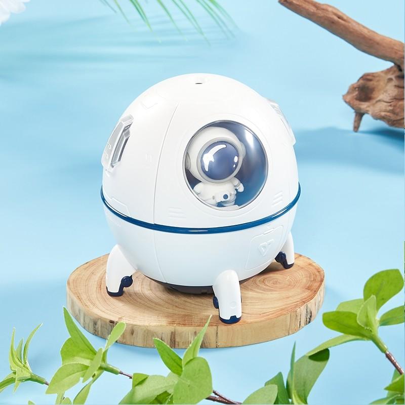 Humidificador Astronauta Cápsula Espacial – Diseño Decorativo y Luz LED 300 ml.